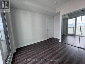 4130 Parkside Village Dr in Mississauga, ON - Building Photo - Building Photo