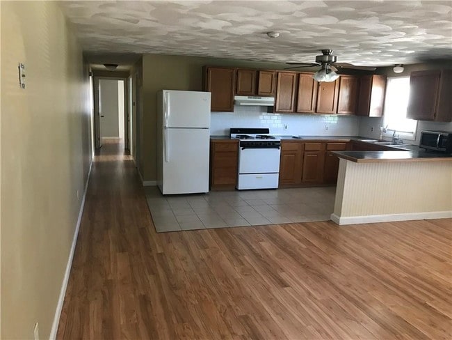1282 Chalkstone Ave in Providence, RI - Building Photo - Building Photo