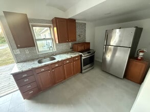 5247 Landis Ave in Vineland, NJ - Foto de edificio - Building Photo