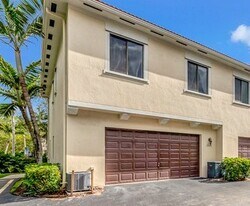 2500 Venetian Ct in Boynton Beach, FL - Building Photo