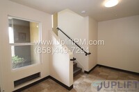 5413 Soho View Ter in San Diego, CA - Foto de edificio - Building Photo