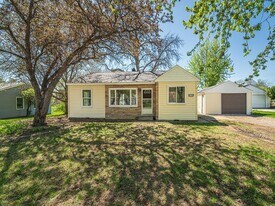 140 Carol Ln in St. Paul, MN - Building Photo
