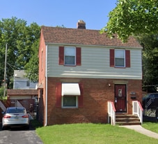 17411 Throckley Ave in Cleveland, OH - Building Photo