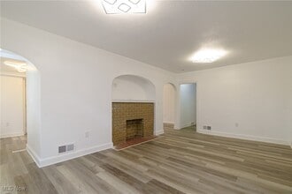 18609 Royalton Rd in Strongsville, OH - Building Photo - Building Photo