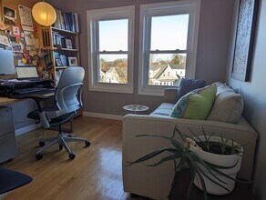 2456 Massachusetts Ave, Unit 305 in Cambridge, MA - Building Photo - Building Photo