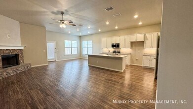 2006 Kenwood Ave in Lubbock, TX - Foto de edificio - Building Photo