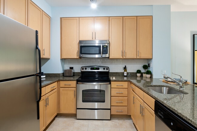 Cortland Mount Vernon in Washington, DC - Foto de edificio - Building Photo