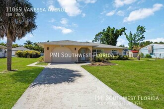 11069 Vanessa Ave in Englewood, FL - Building Photo - Building Photo