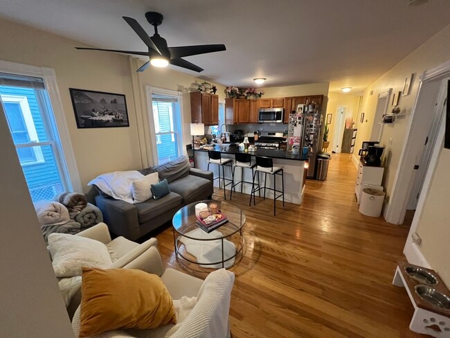 42 Gorham St, Unit 1 in Cambridge, MA - Building Photo - Building Photo