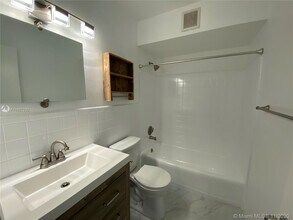 4525 NE 21st Ave-Unit -7 in Fort Lauderdale, FL - Building Photo - Building Photo