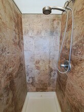 1303 Kalanianaole St in Hilo, HI - Building Photo - Building Photo