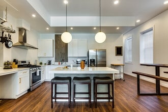 706 N Racine Ave, Unit SI ID1255556P in Chicago, IL - Building Photo - Building Photo