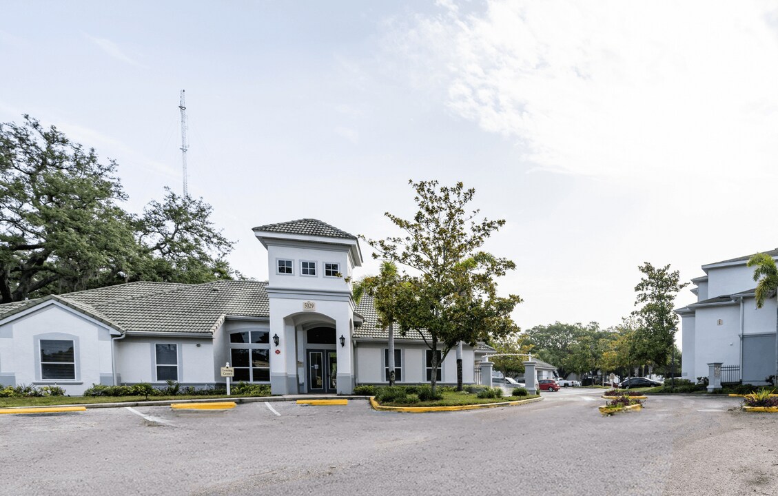 Brandywine Apartments in Tampa, FL - Foto de edificio