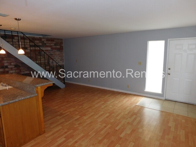 5954 Walerga Rd in Sacramento, CA - Building Photo - Building Photo