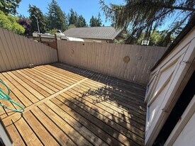 335 Spruce St in Friday Harbor, WA - Building Photo