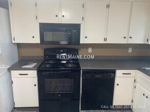 11 Stillwater Ave in Orono, ME - Building Photo - Building Photo