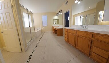 936 McCall Cir in Corona, CA - Building Photo - Building Photo