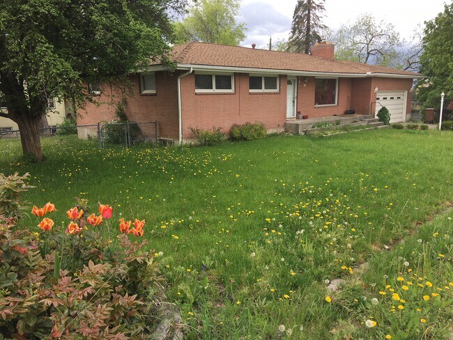 property at 2424 S Freya St