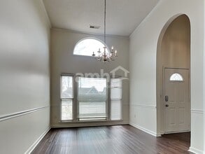 9270 Chimneyrock Blvd in Cordova, TN - Foto de edificio - Building Photo
