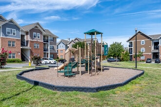 Adams Crossing in Waldorf, MD - Building Photo - Building Photo