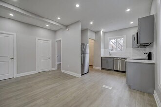 26 Fairleigh Ave S in Hamilton, ON - Building Photo - Building Photo