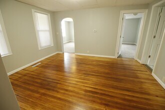 101 Short St, Unit Lower in Rock Springs, WI - Building Photo - Building Photo