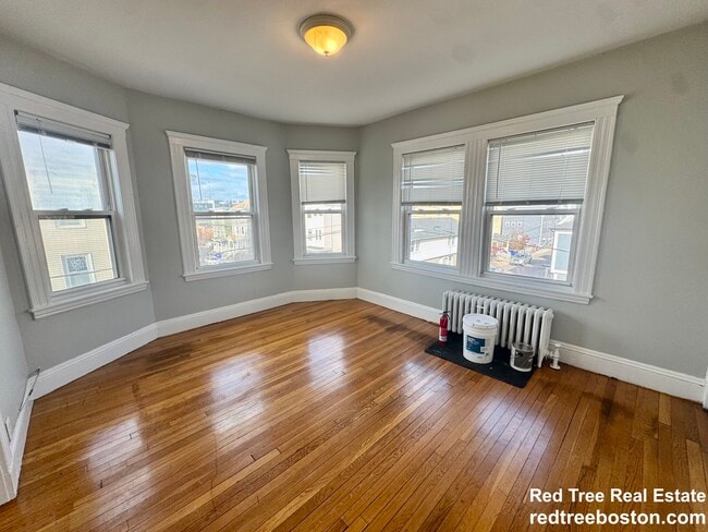 55 Brookley Rd in Boston, MA - Foto de edificio - Building Photo