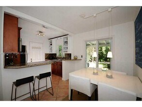 273 NW 92nd St in Miami Shores, FL - Building Photo - Building Photo