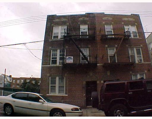 1540 68th St in Brooklyn, NY - Foto de edificio