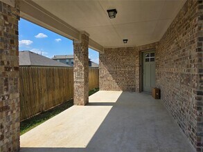 101 Stellamar Dr in Hutto, TX - Building Photo - Building Photo