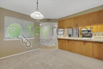 7733 Lauppe Ln in Citrus Heights, CA - Building Photo - Building Photo