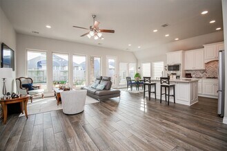 28431 Asher Falls Ln in Fulshear, TX - Building Photo - Building Photo