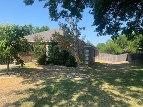 1605 S Roy Reynolds Dr in Killeen, TX - Building Photo - Building Photo