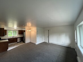 5865 E Bogard Rd in Wasilla, AK - Building Photo - Building Photo