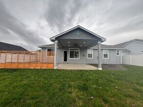 2017 S 59th Ave in Yakima, WA - Building Photo - Building Photo
