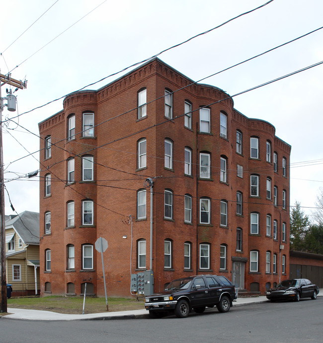 6 Temple St in Holyoke, MA - Building Photo - Building Photo