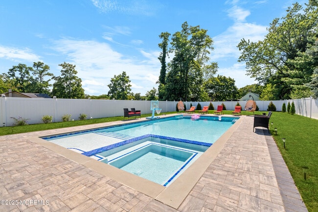 8 Woodrow St in Ocean Township, NJ - Building Photo - Building Photo