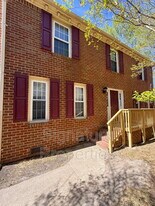 508 Mulligan Dr in Virginia Beach, VA - Building Photo