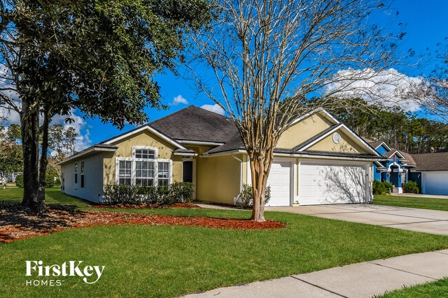 182 Greenfield Dr in Jacksonville, FL - Foto de edificio - Building Photo