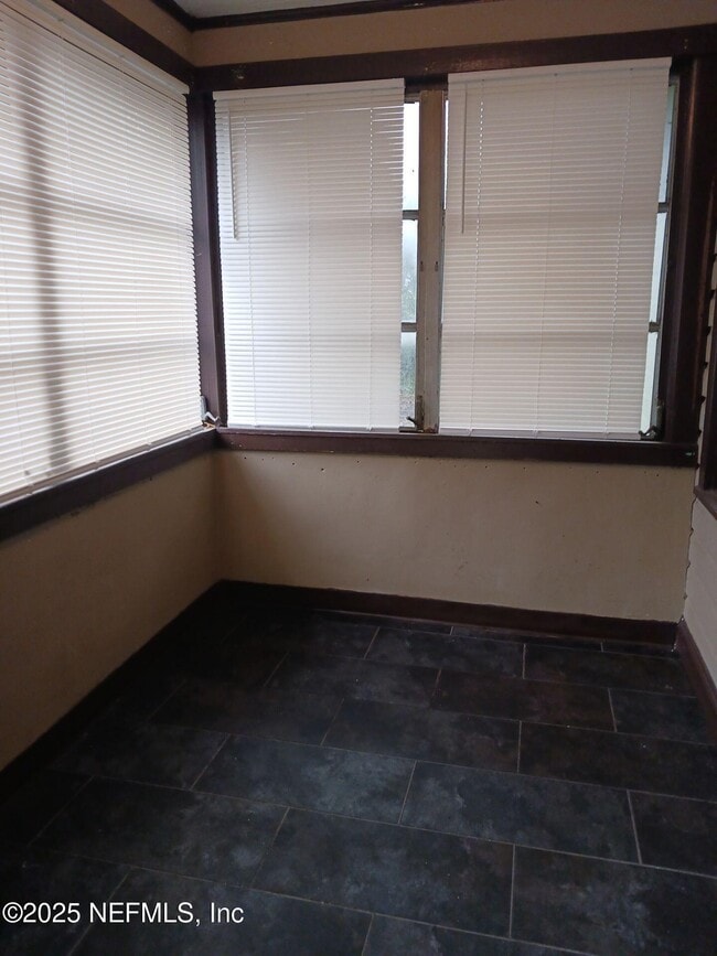 2052 W 17th St in Jacksonville, FL - Building Photo - Building Photo