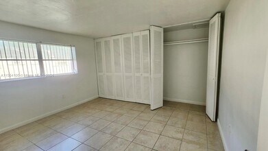 31 NW 163rd St, Unit 41 in Miami, FL - Foto de edificio - Building Photo