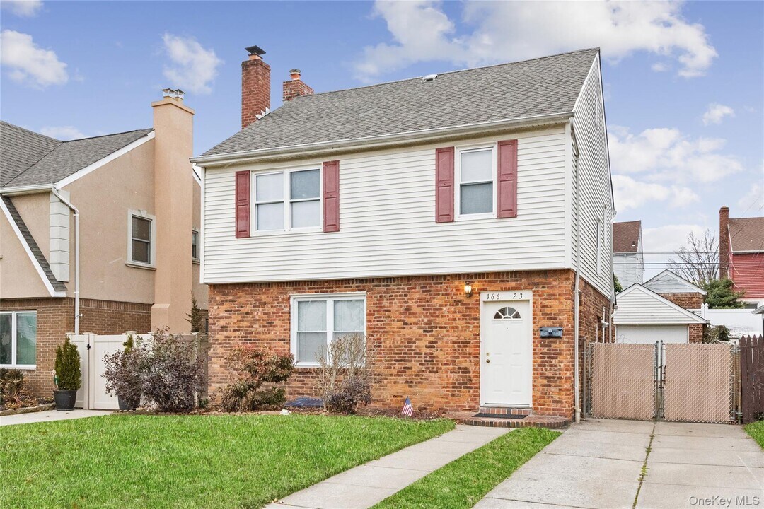 166-23 24th Ave in Queens, NY - Building Photo