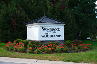 StoneBrook Townhomes & Cottages in Fairport, NY - Building Photo - Building Photo