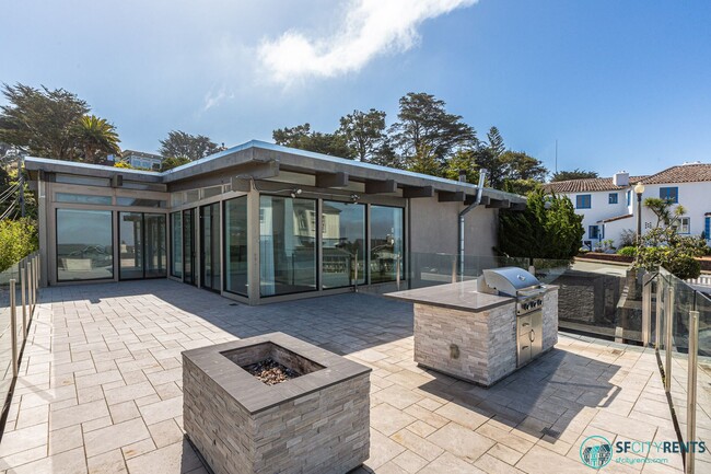 property at 23 Robinhood Dr