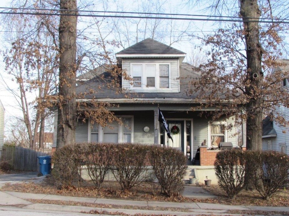 1725 S Rodgers Ave in Alton, IL - Building Photo