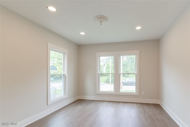 property at 1464 E 123rd St