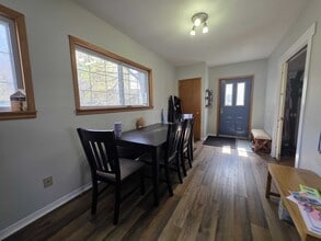401 MacDonnell St in Kingston, ON - Building Photo - Building Photo
