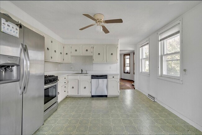 24 Blaine St in Malden, MA - Building Photo - Building Photo