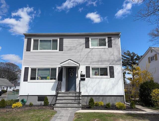 196 Meucci Ave in Babylon, NY - Building Photo