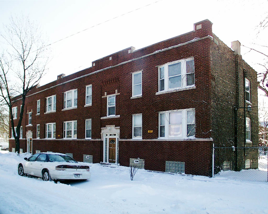 5001-5007 W Ferdinand St in Chicago, IL - Building Photo